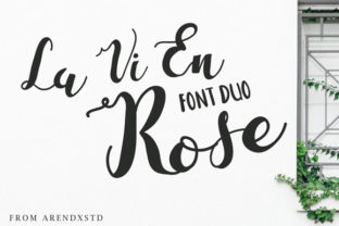 La Vi En Rose: A Romantic Script Font for Handmade Brands